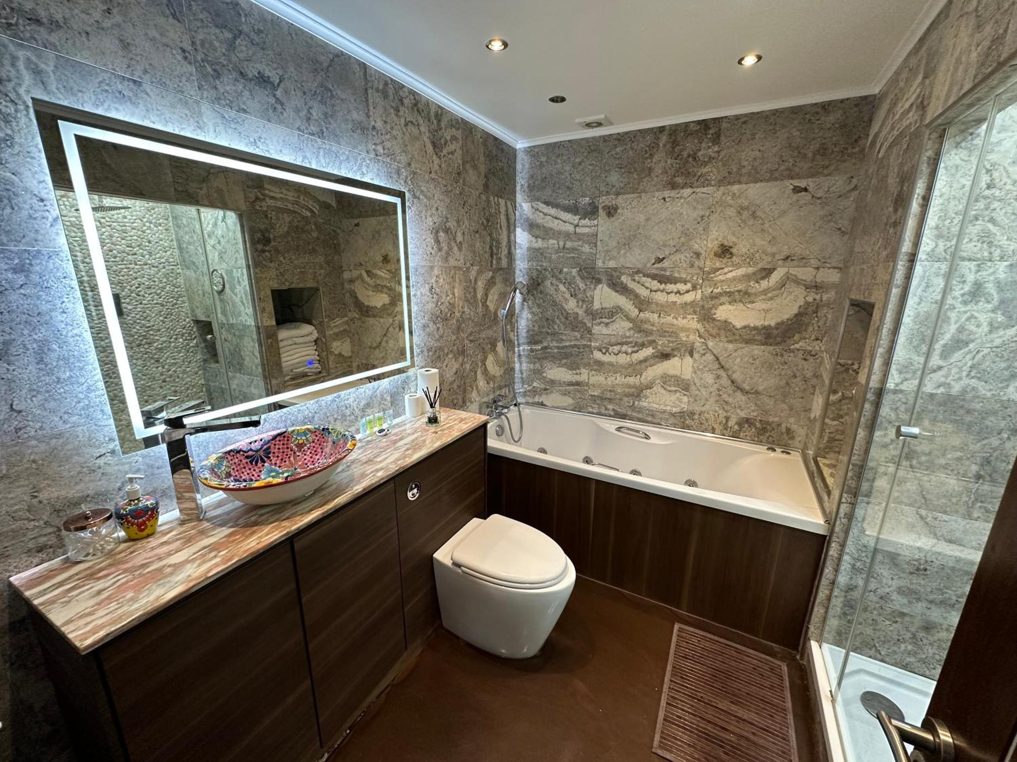 Unique Luxury In The Heart Of London. Air Conditioned With Private Garden