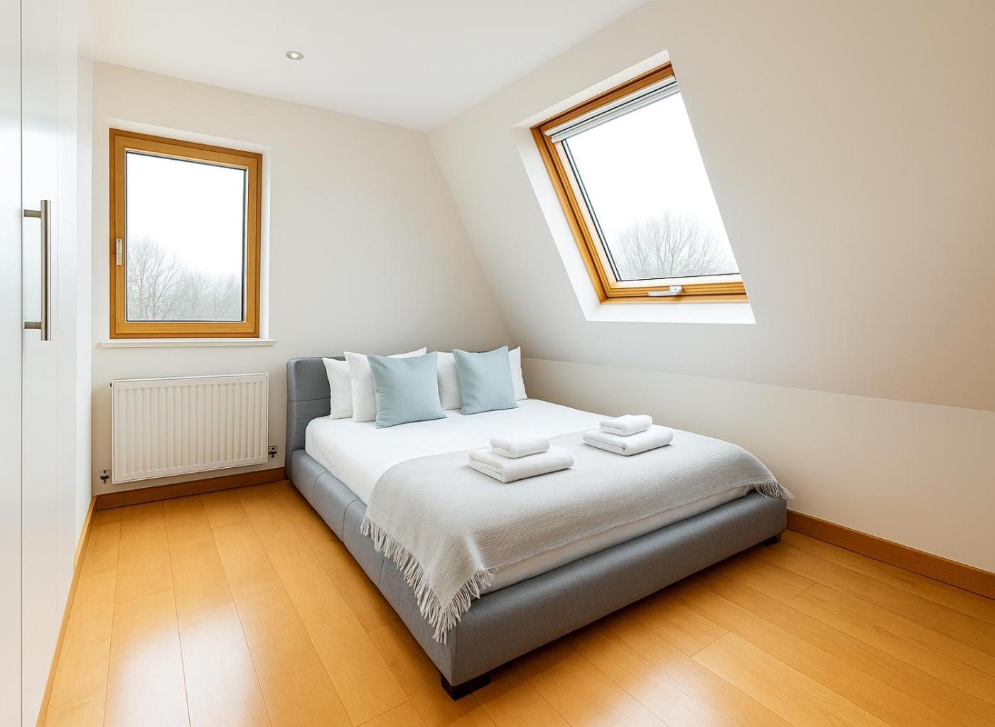 2 Bed Flat Near Acton Park Apartment *