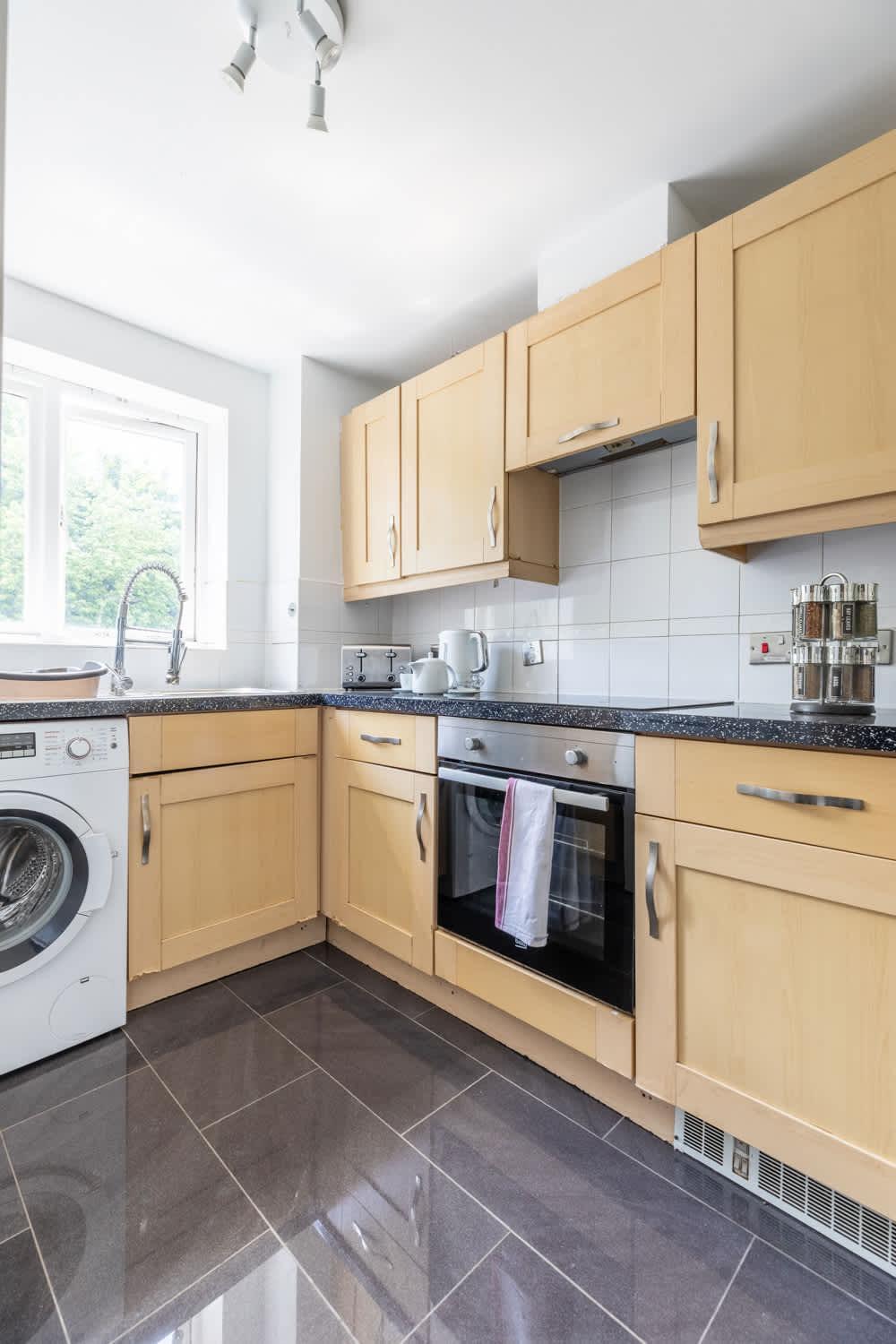 Modern 2br - 25min To Semesterbostad *