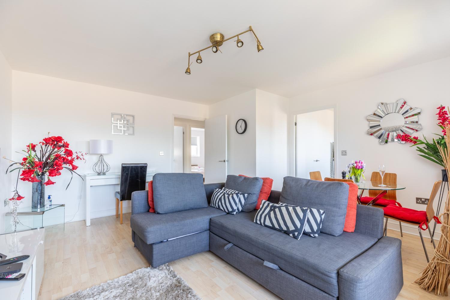 Skyline Haven - Modern 2b, Parking, Wifi & 4ktv Appartement *