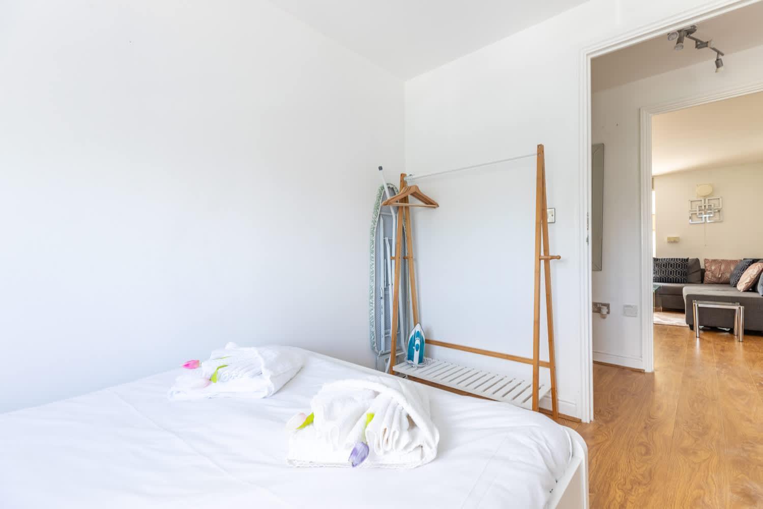 Modern 2br - 25min To Semesterbostad *