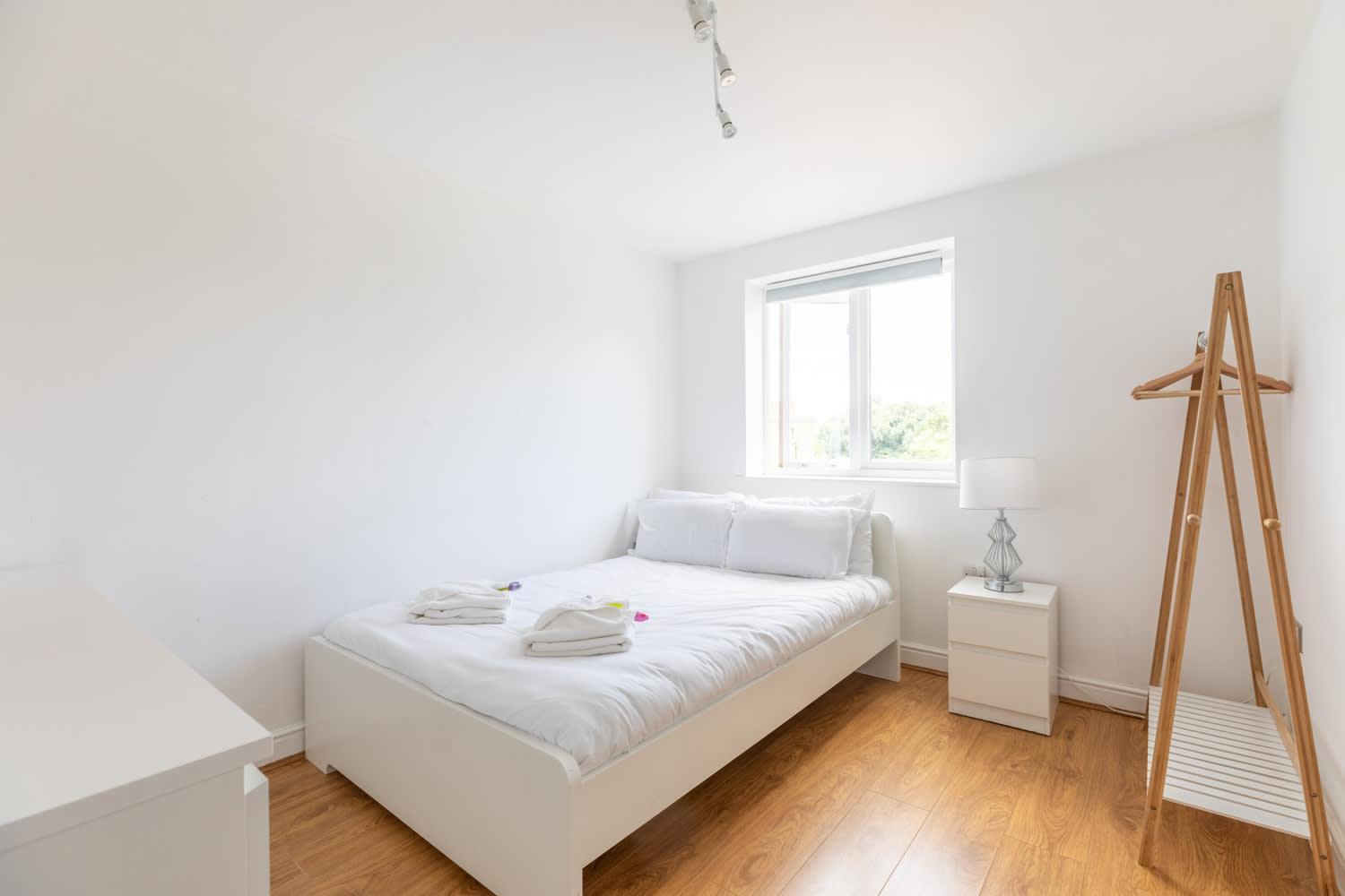 Semesterbostad Modern 2br - 25min To London