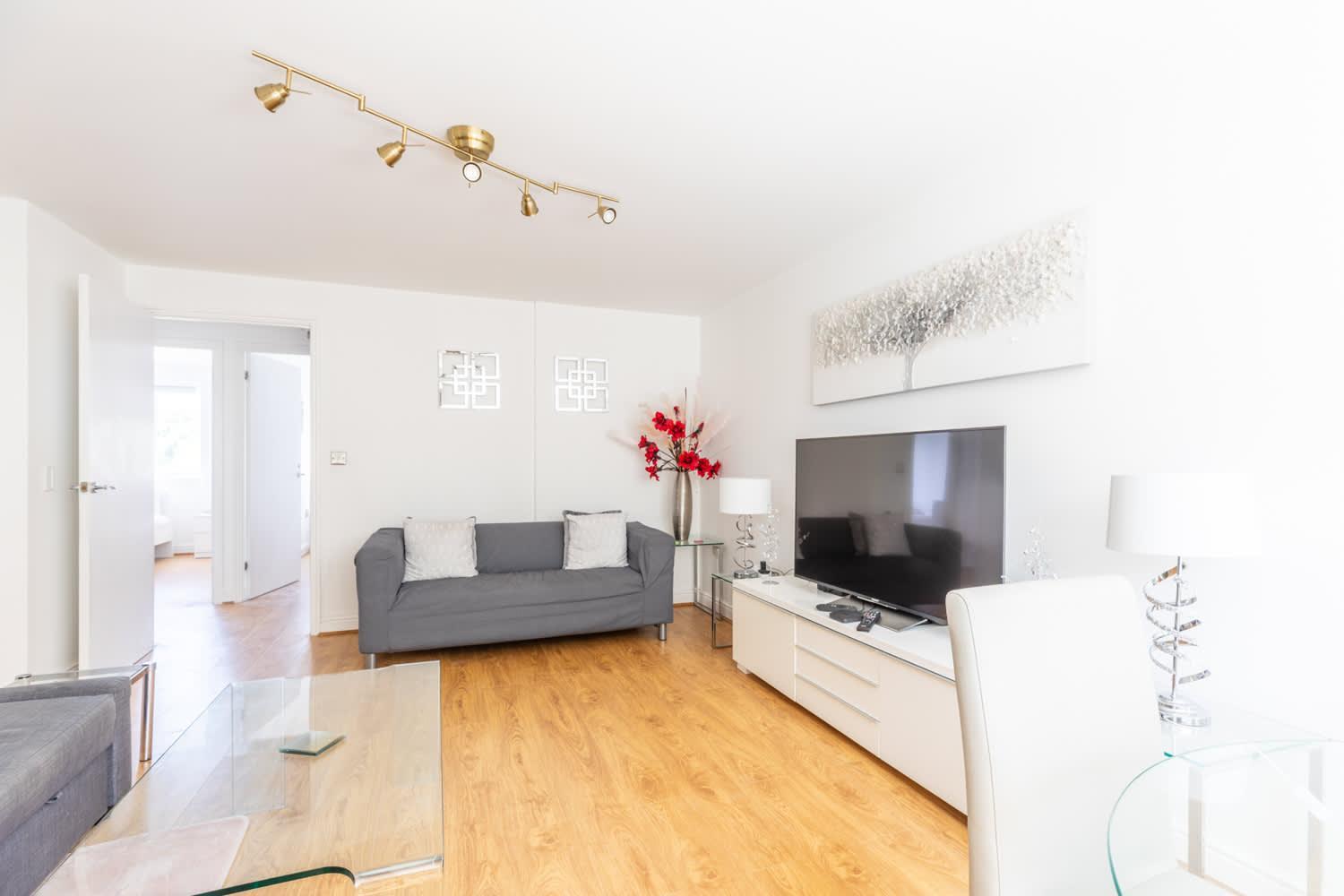 Semesterbostad Modern 2br - 25min To