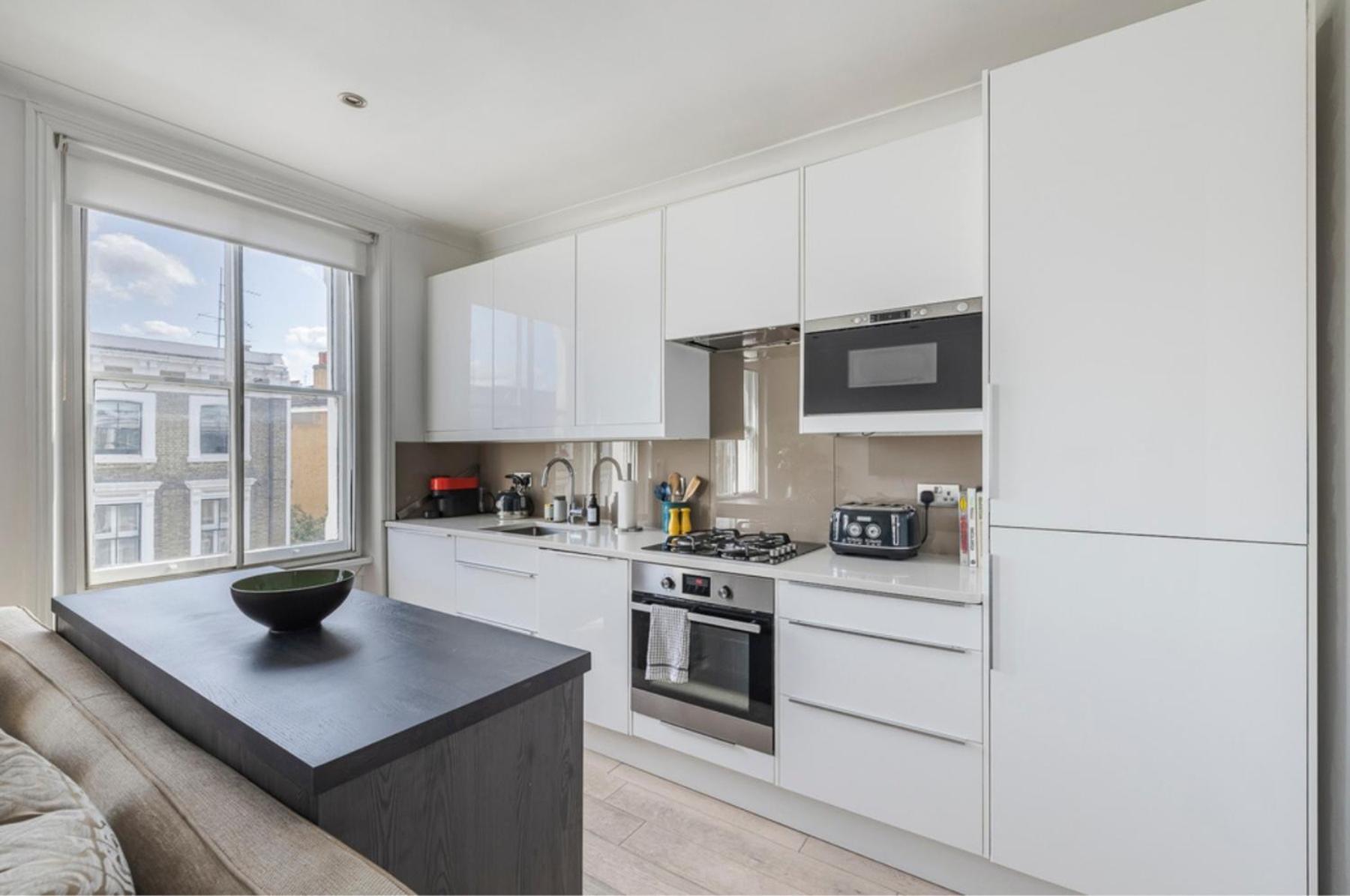 Stylish 2br Chelsea Penthouse With Private Rooftop Apartment London