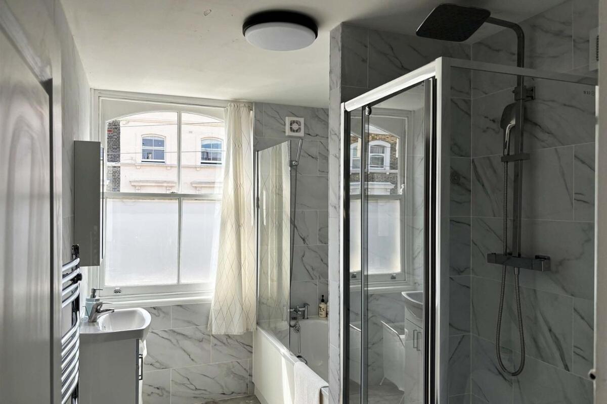 One Bed Flat In Clapham Juction Apartment London