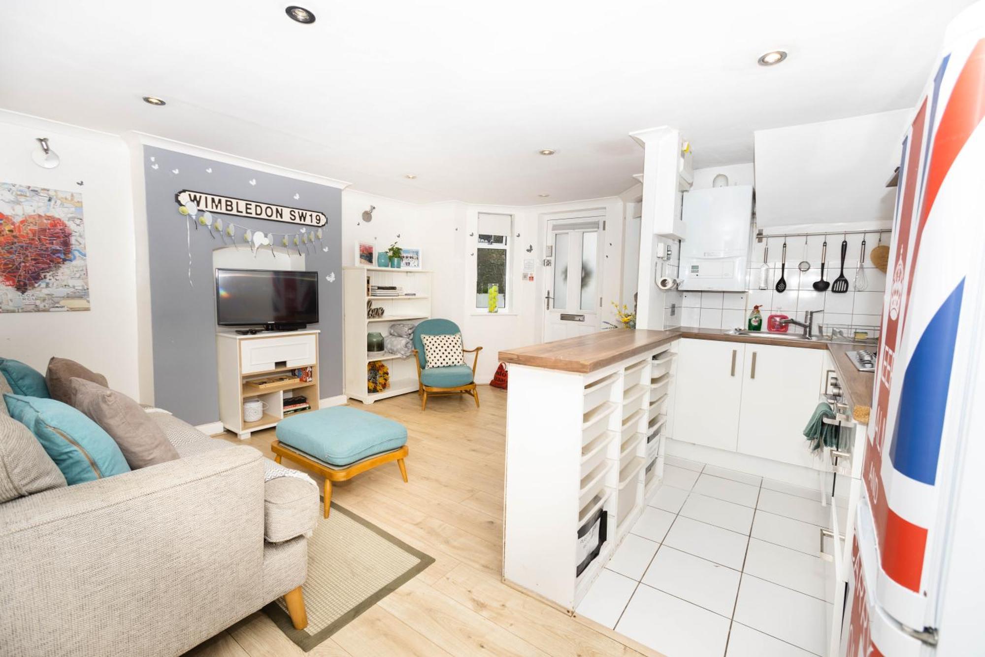 Stunning, Stylish Garden Flat In The Heart Of Wimbledon