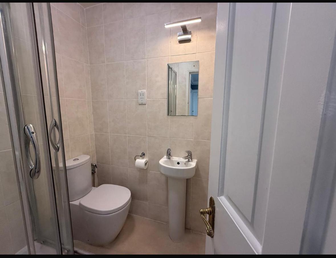 Knightsbridge Two Bed * London