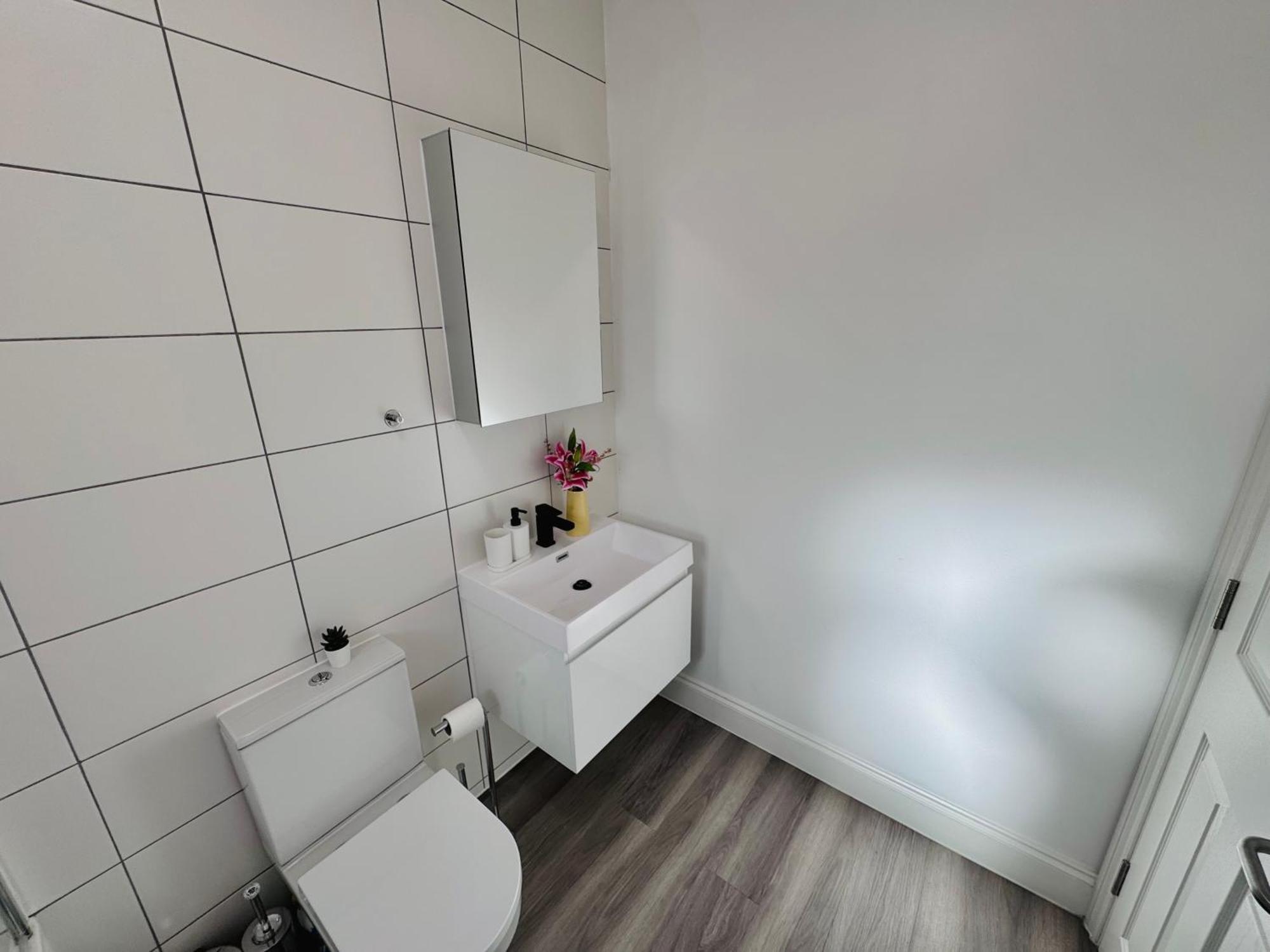 Apartment Cosy 1-bed Flat 30min To & Parking *