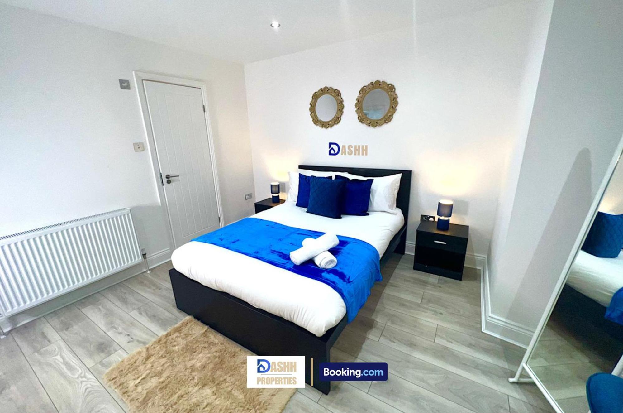 Three Bedroom By Dashh Short Lets & Serviced In Shepherds Bush Sleeps 9 With Free Wifi *