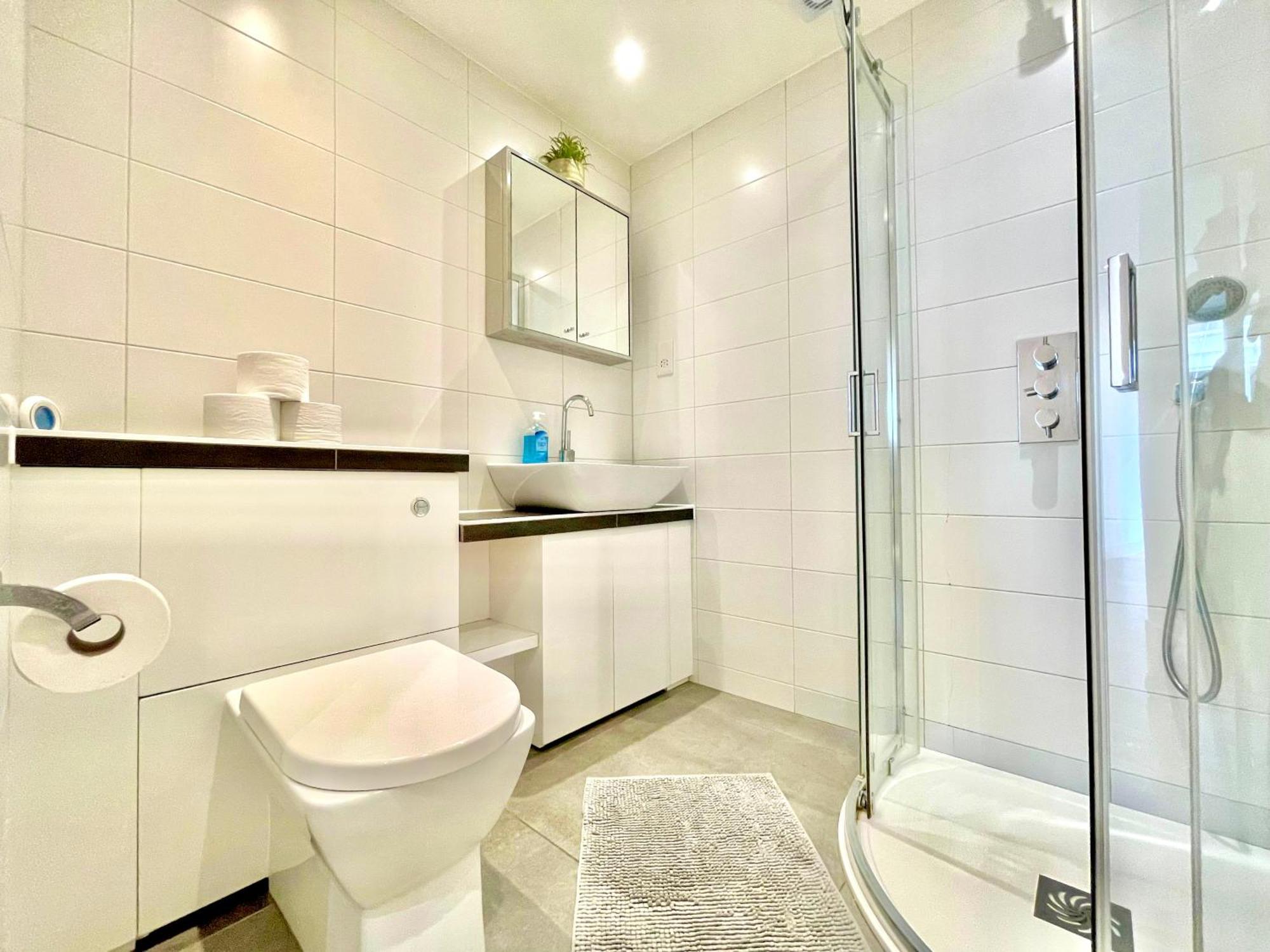 Appartement Spacious 3-bedroom Flat In Holloway With Unique Patio With Free Wi-fi *