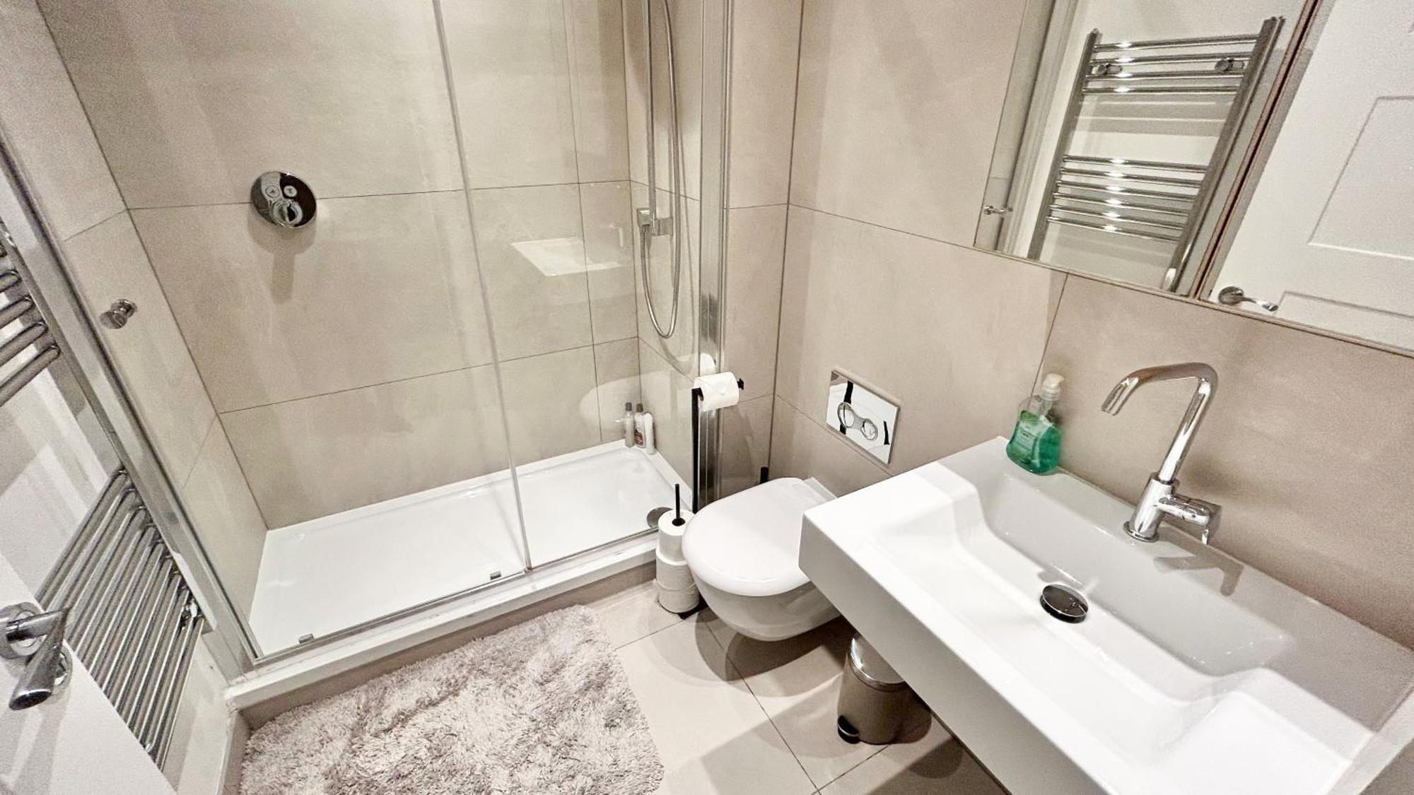 Appartamento Modern & 3bedroom Flat With Pvt Balcony Steps From Regent's Park *
