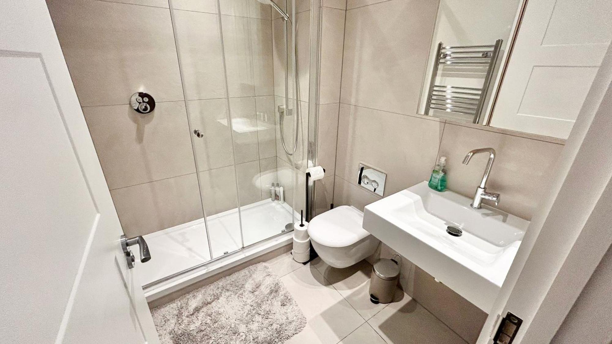 Appartamento Modern & 3bedroom Flat With Pvt Balcony Steps From Regent's Park