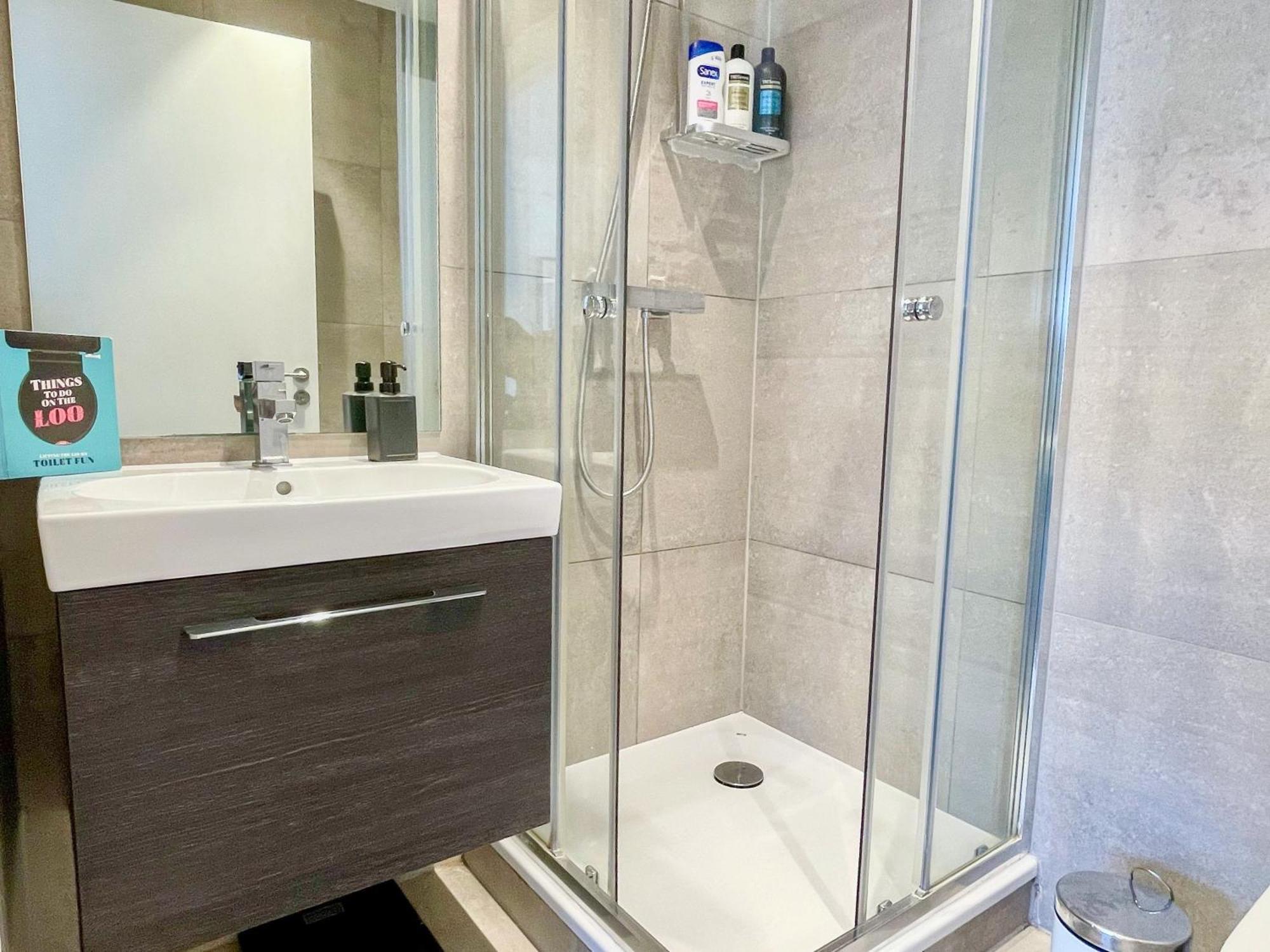 Appartamento Modern & 3bedroom Flat With Pvt Balcony Steps From Regent's Park Londra
