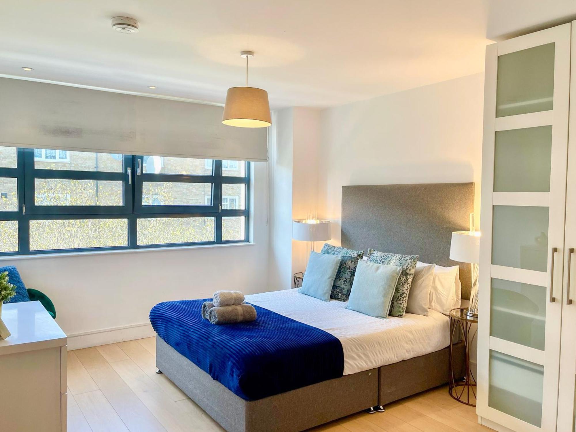 Modern & 3bedroom Flat With Pvt Balcony Steps From Regent's Park Londra