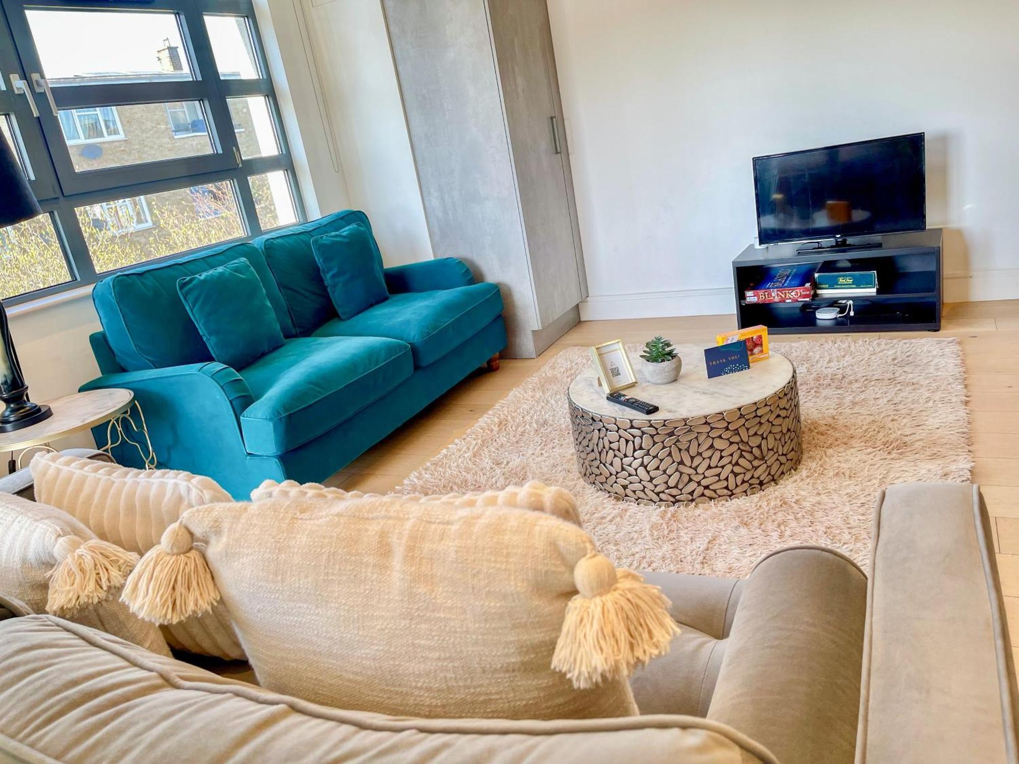 Modern & 3bedroom Flat With Pvt Balcony Steps From Regent's Park *