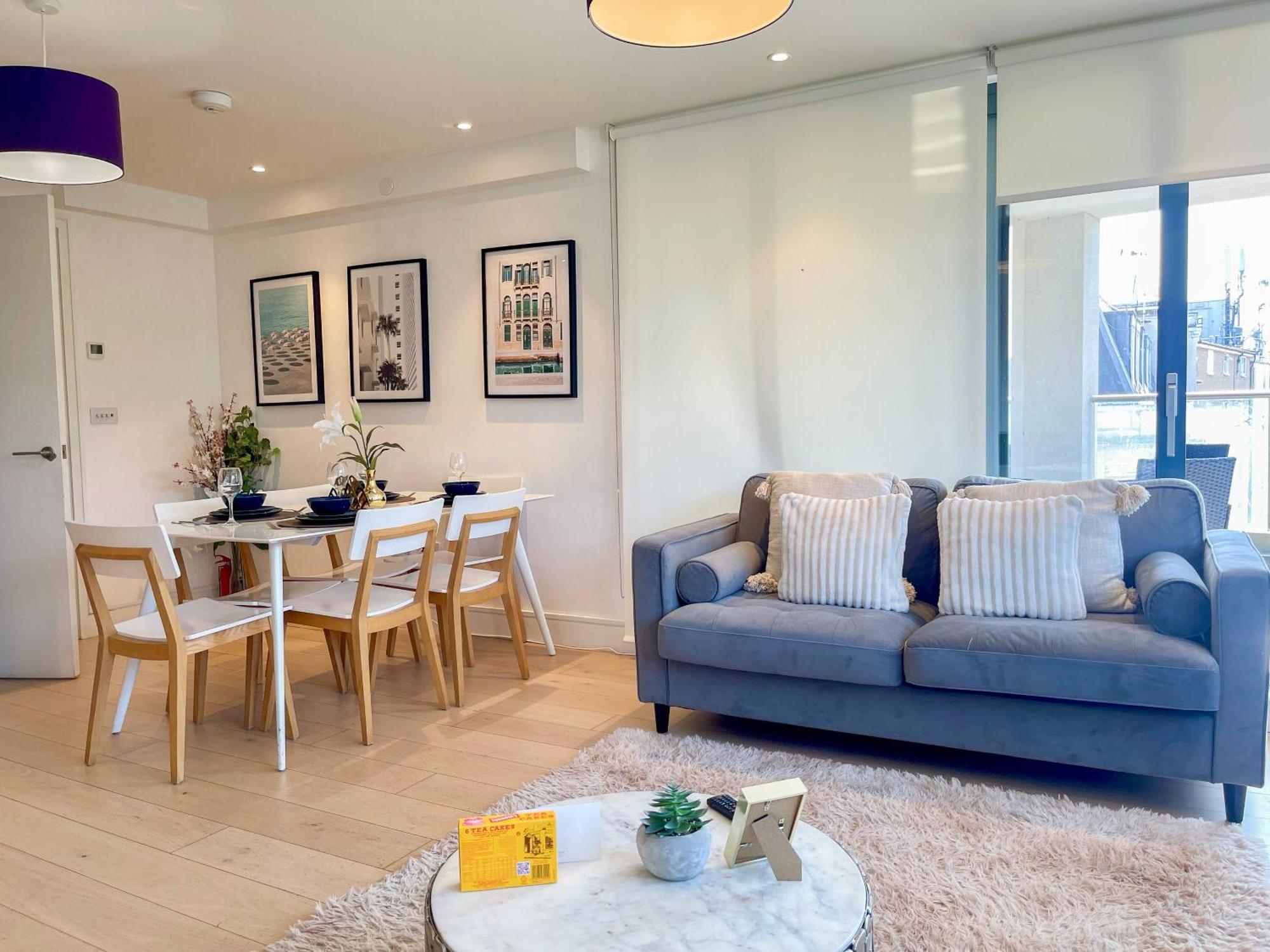 Modern & 3bedroom Flat With Pvt Balcony Steps From Regent's Park Appartamento