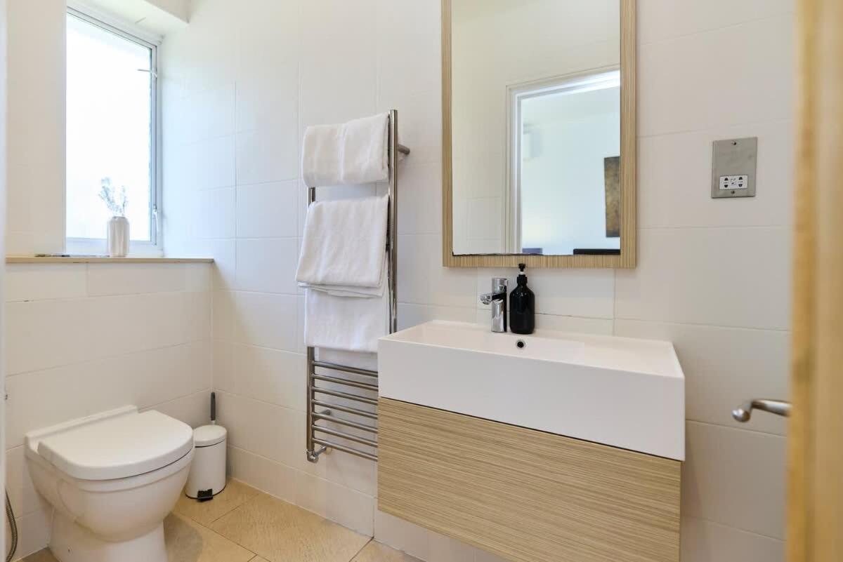 The Porchester Gardens - Modern & Bright 4bdr With Garden And Parking