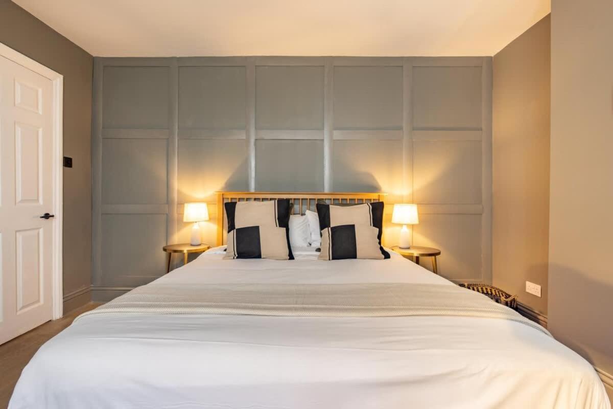 The Paddington Flat - Modern 2bdr With Patio Londen