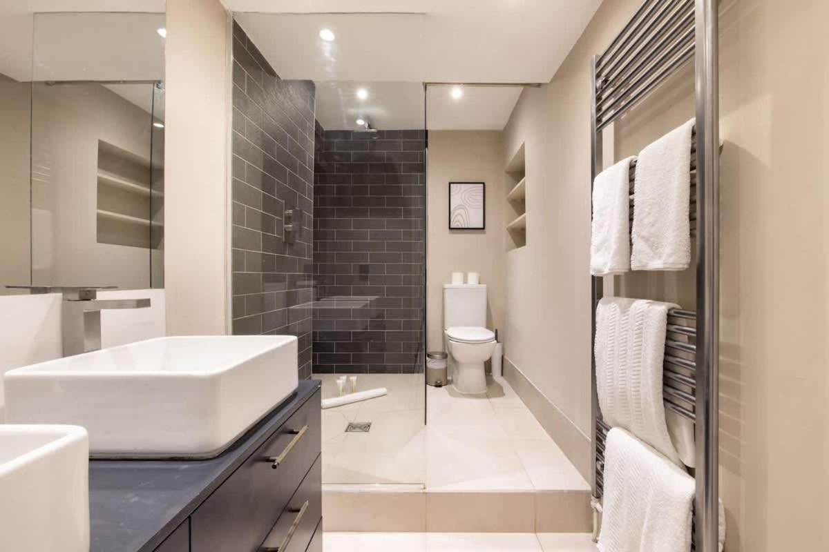 The Paddington Flat - Modern 2bdr With Patio * Londen