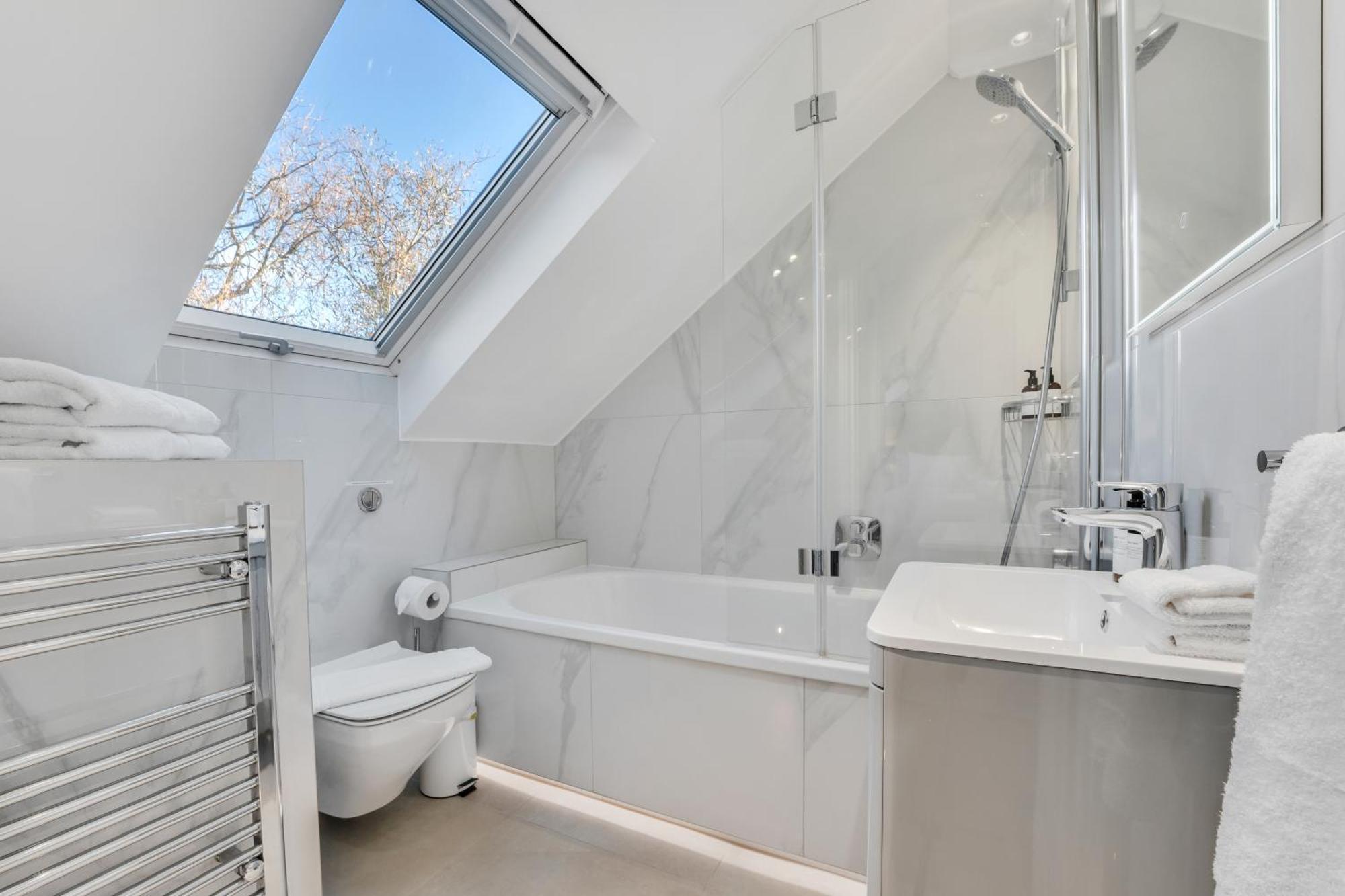 Luxlet - Heart Of Hampstead, Londen