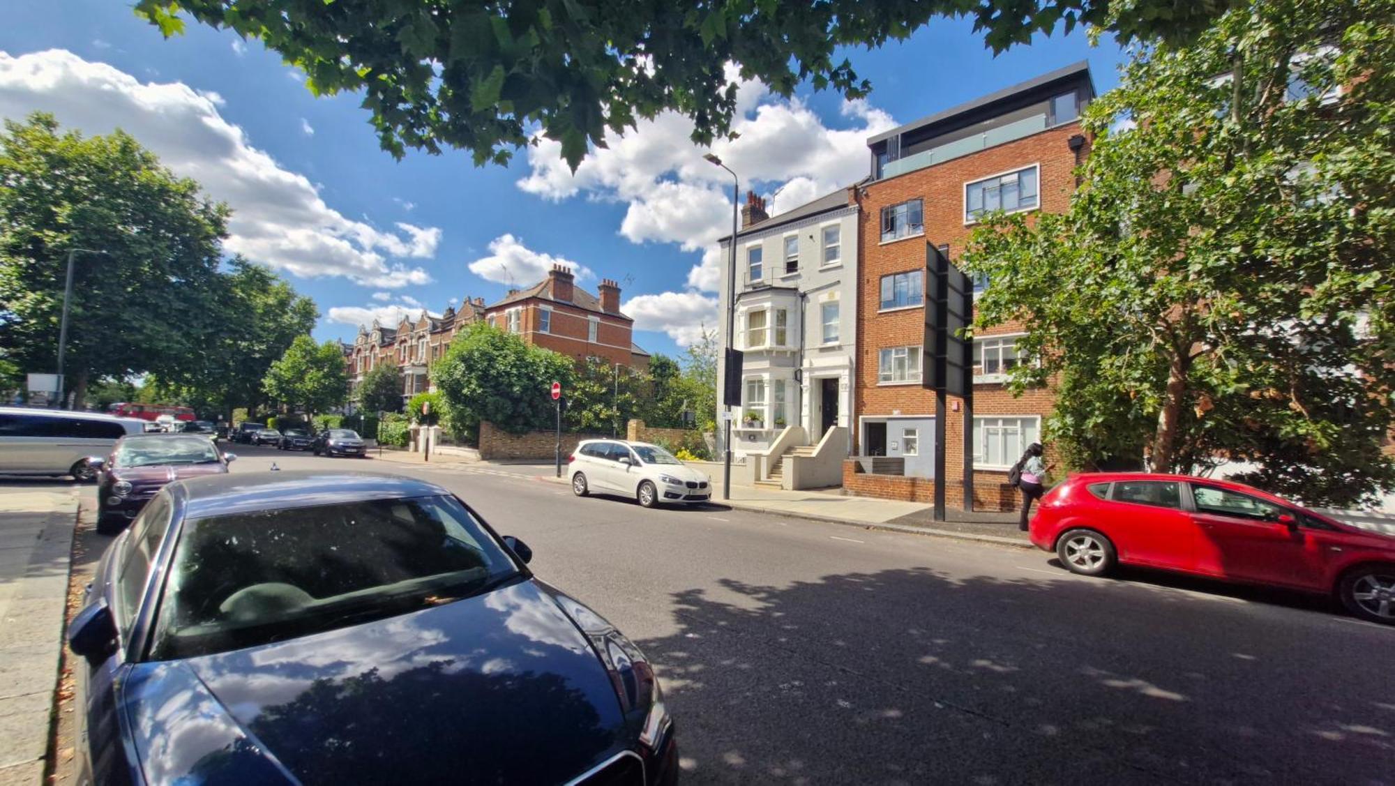 Apartment Charming Bright 2-bed Heritage Flat, Battersea Park, *