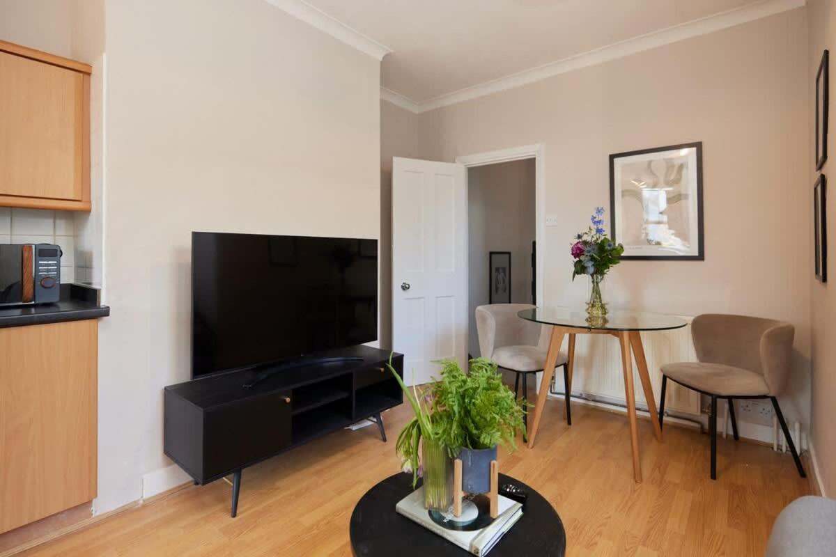 Apartment The Leyton Midland Crib - Cozy 2bdr Flat With Study + Garden *