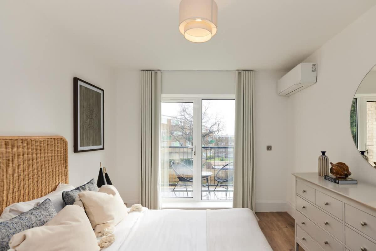 The Wembley Park Wonder - Charming 2bdr Flat With Balcony *