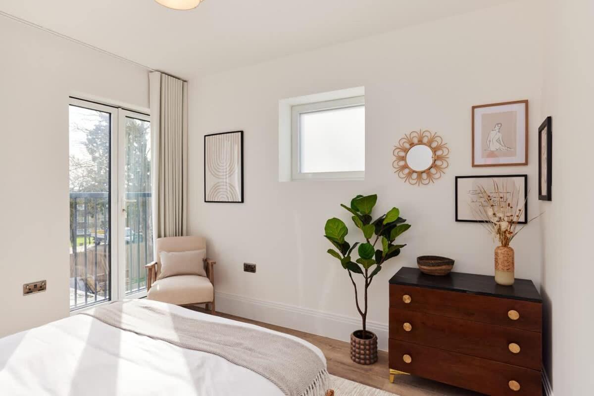 The Wembley Park Wonder - Charming 2bdr Flat With Balcony * London