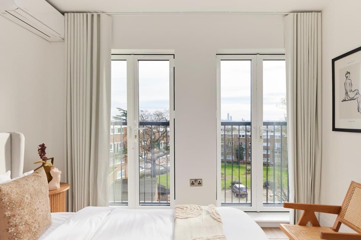 The Wembley Park Corner - Classy 2bdr Flat With Balcony Appartamento Londra