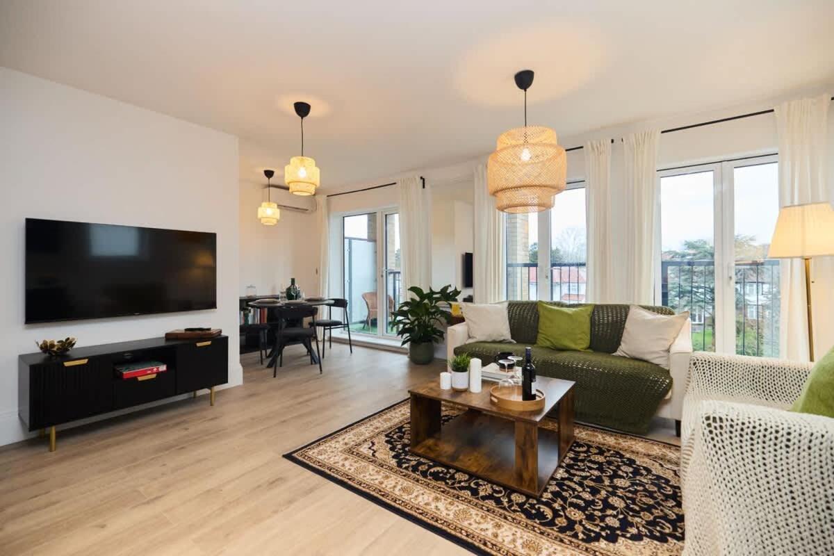Lägenhet The Wembley Park Arms - Modern 2bdr Flat With Parking + Balcony *