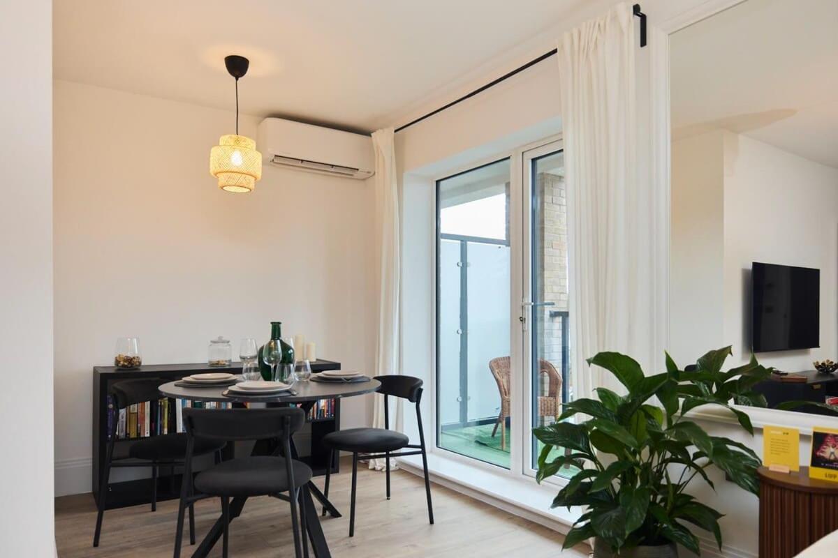 The Wembley Park Arms - Modern 2bdr Flat With Parking + Balcony Lägenhet London