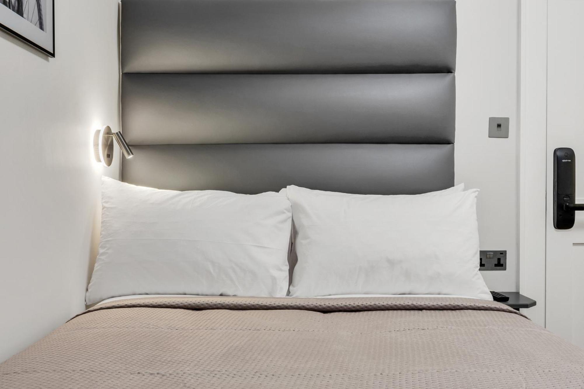 Cleveland Residences Bloomsbury Apartment *