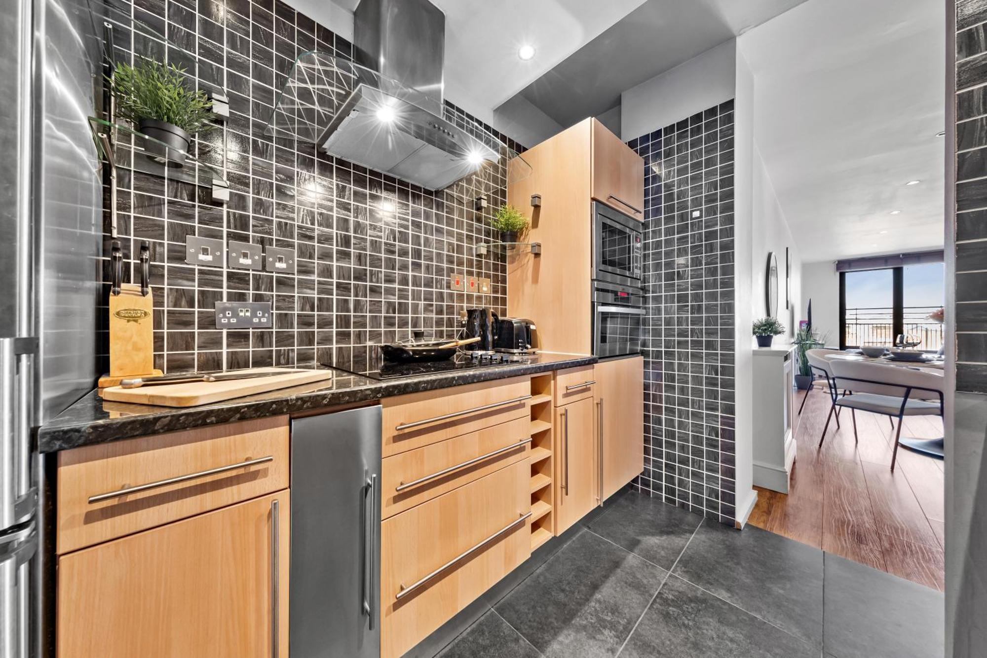 South Kensington Retreat - 1 Bedroom Apartment *