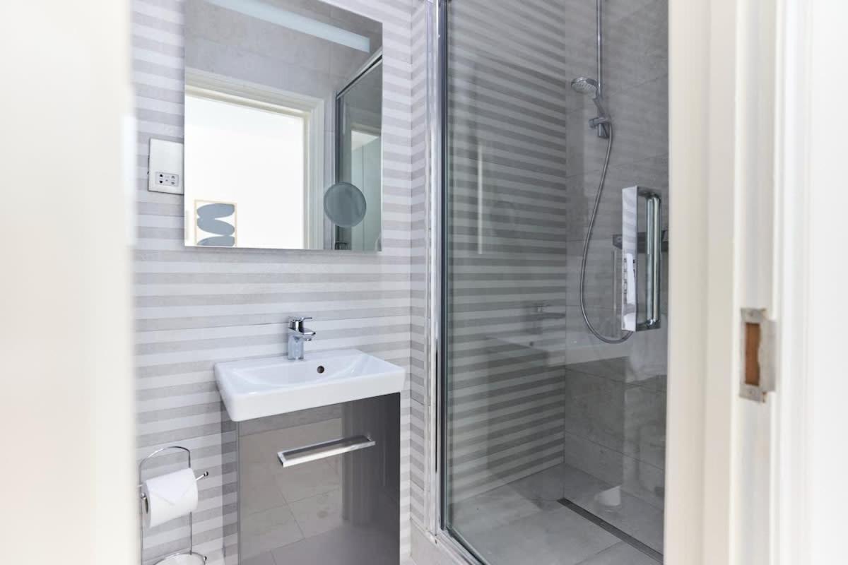 The Camden Park Place - Lovely 4bdr Flat With Garden * London