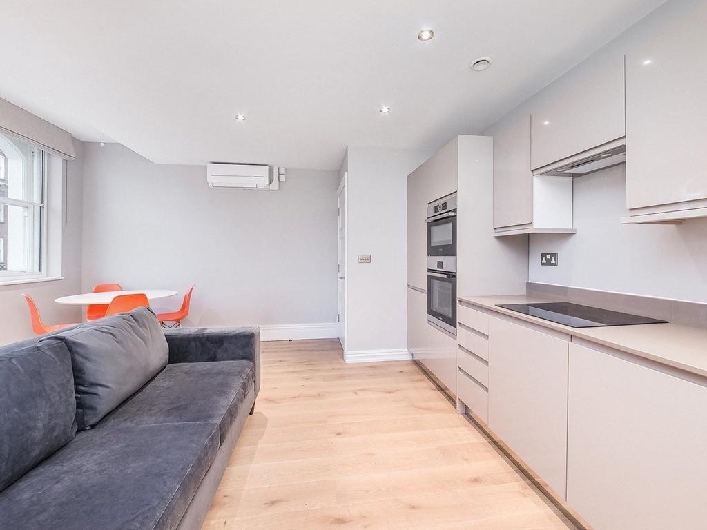 Whitehall Apartment London