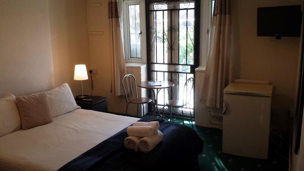 Whitechapel Rooms London