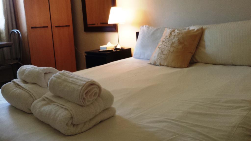 Whitechapel Rooms Hostel