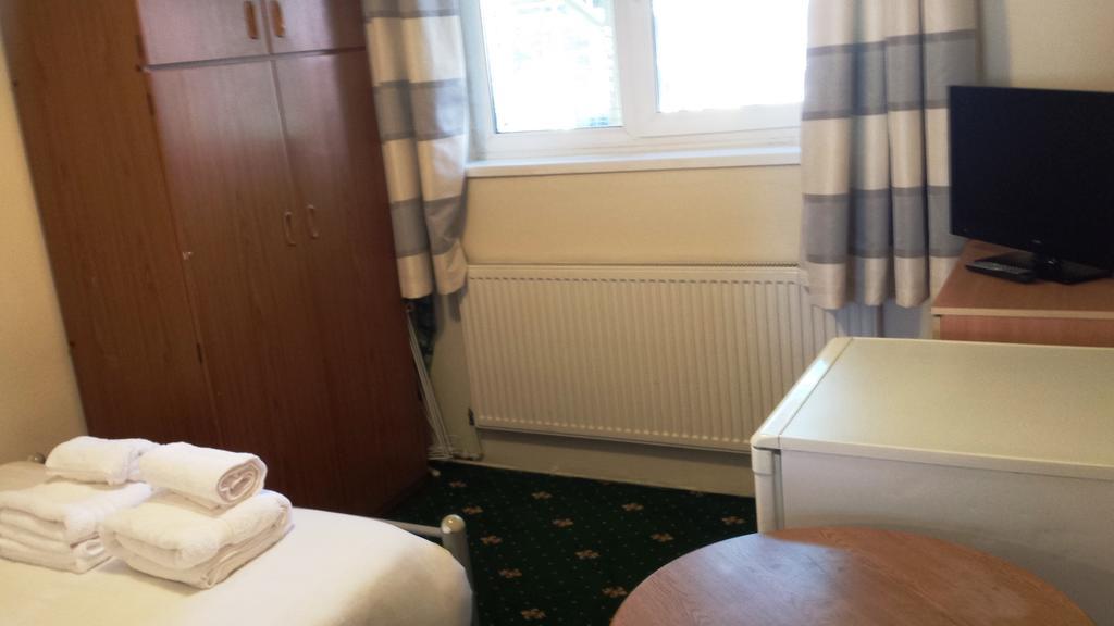 Whitechapel Rooms * London