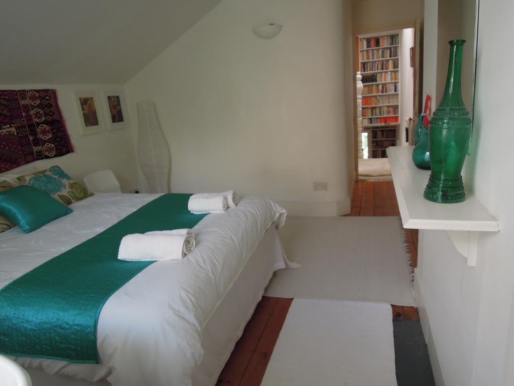Homestay Holmewood London