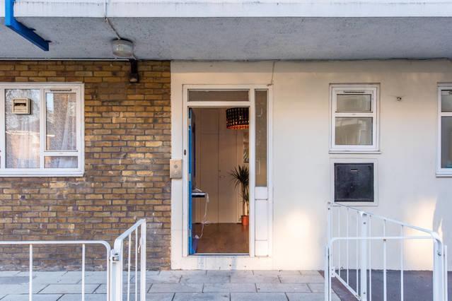 2 Bantry House Apartment *