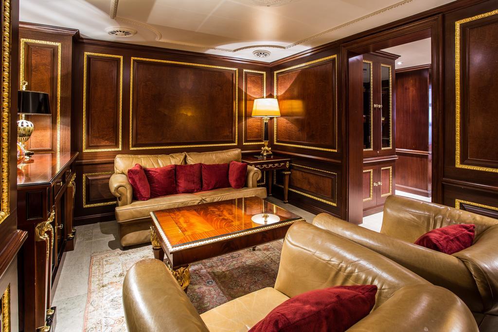Hotel Bentley