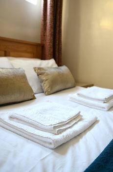 Manor House 4* London