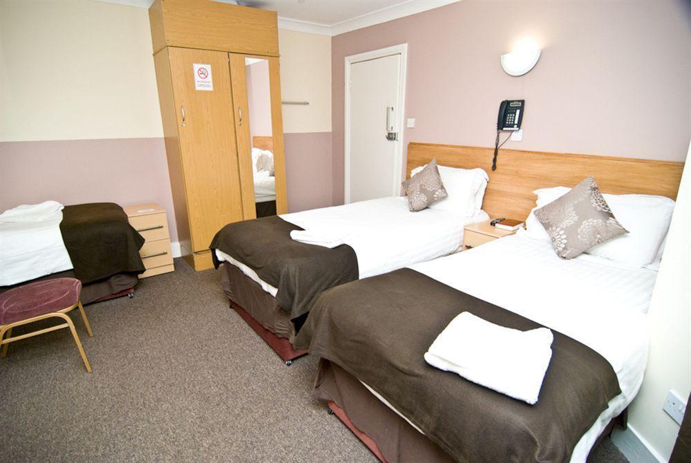 Holland Park 3* London