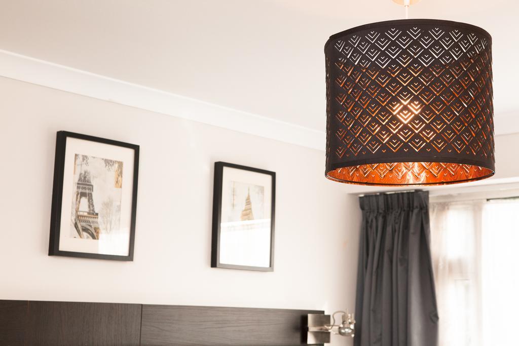 Apartment Churchill London