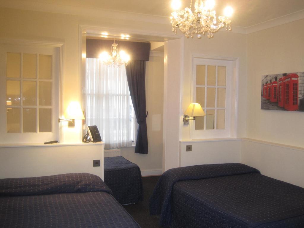 Aaraya Sussex Gardens 3*