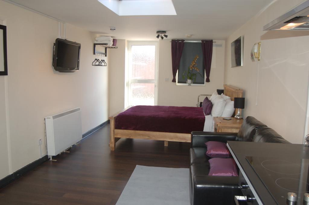 Avo 3* London
