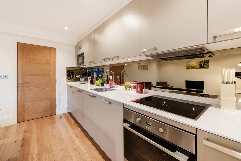 Soho Piccadilly Circus Apartment *
