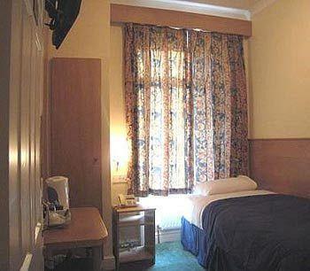 West Cromwell Hotel