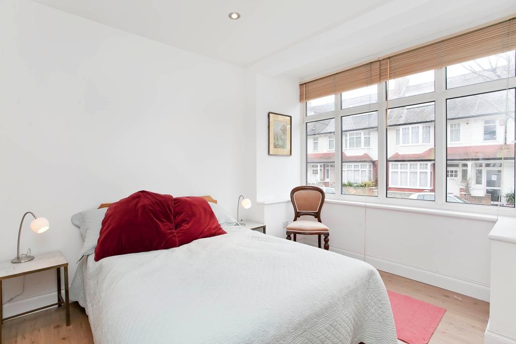 Apartment Edencourt London