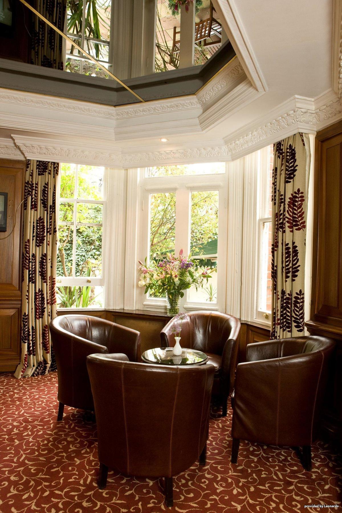 Western Burns Kensington Londen